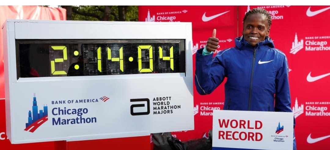 Arrabefisio's tweet photo. Después de que se hable hasta el infinito de Kipchoge, es hora de hablar de su compatriota Brigid Kosgei que se ha convertido en la #PRIMERAMUJER en correr los 42k195m en menos de 2h15 en la maratón  Chicago 
#woman #champion #FirstWoman https://t.co/tsp3N8EyPo