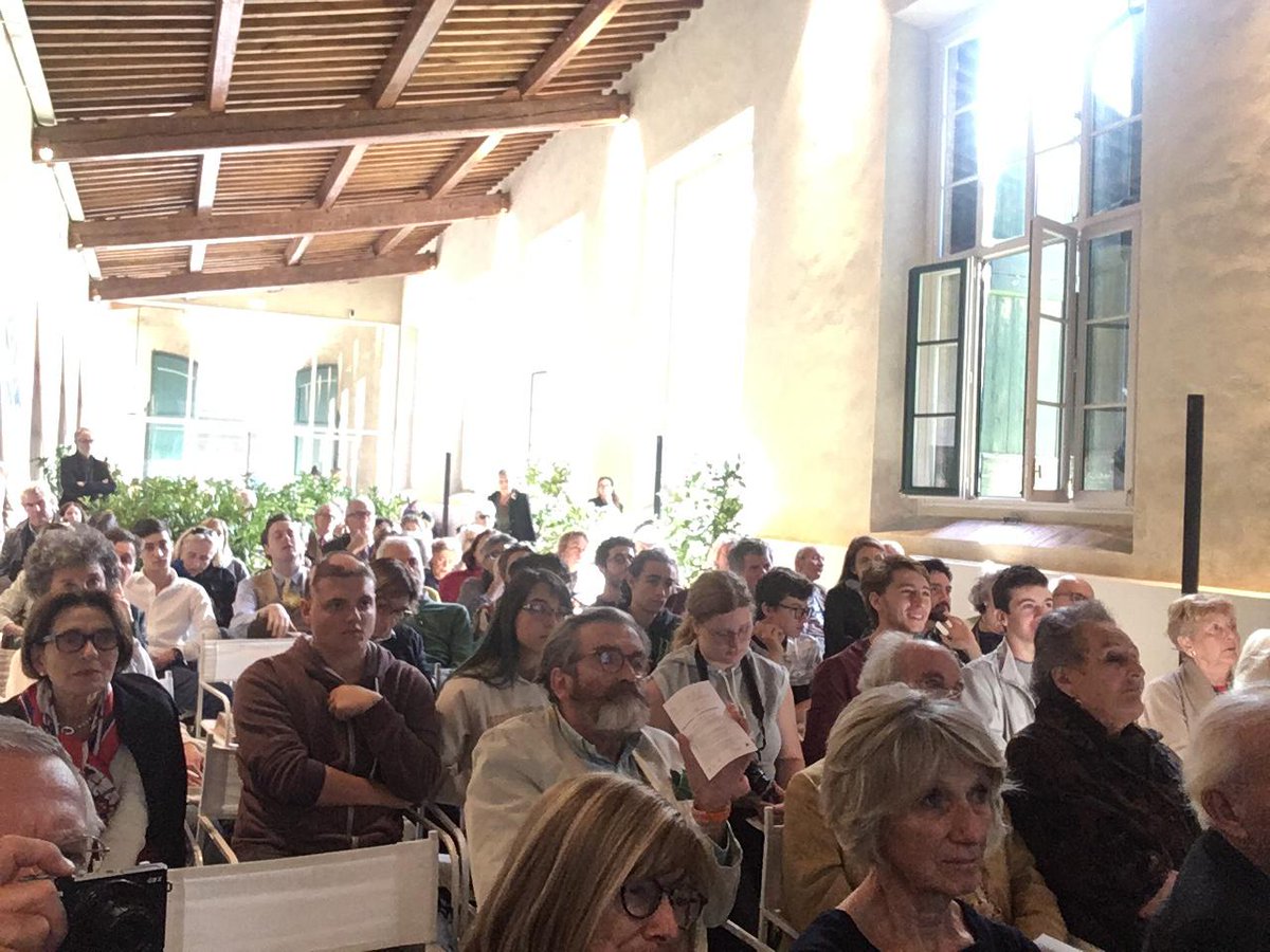 GrowBot_project's tweet photo. Last Week our researcher #Mazzolai gave a talk on #growbot_project, Smart Maschine for Agriculture #smartmachine at Limonaia del Giardino Corsini @MostraAeP @BSRiit @IITalk @FETFX_EU https://t.co/xiCOt2TRQe