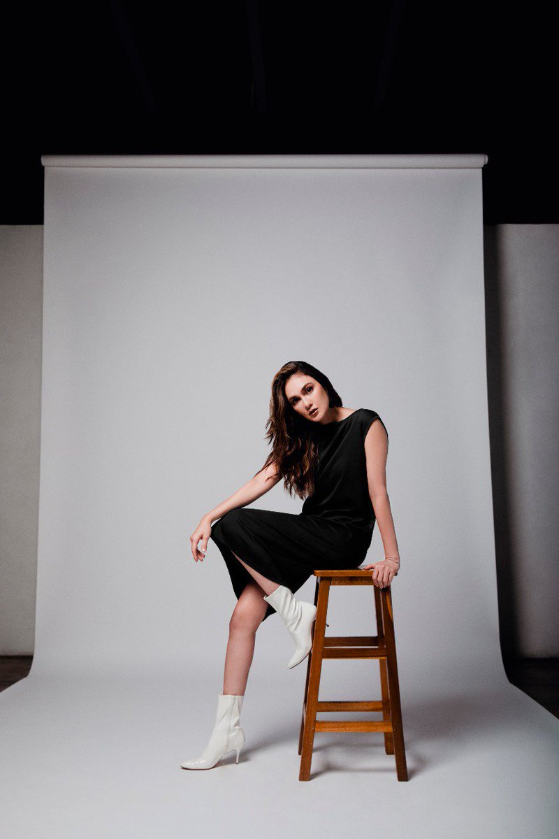 Dress favorite dari koleksi #PlatonicDream. Maura Dress, tersedia dalam 2 pilihan warna (Hitam &amp; Hijau) 

Shop: 
lunahabit.com/products/maura…