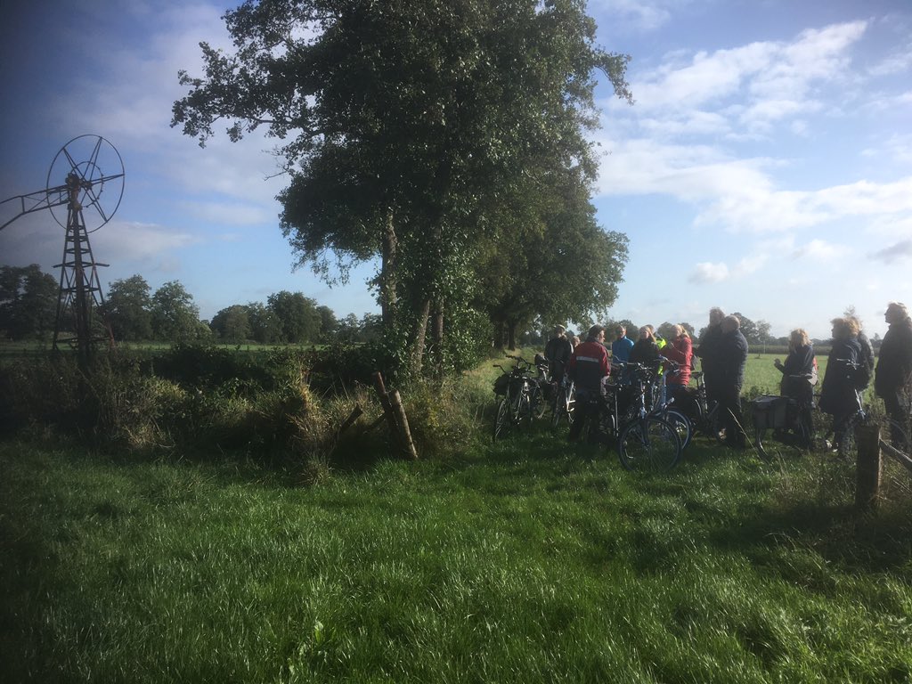 patrick_hulshof's tweet photo. In aanloop naar de opstelling van een ontwikkelplan voor het Wenum Wiesels beekdal met gemeente A’doorn, OVIJ, inwoners en waterschap V&amp;V op pad. Dit maakt de opgave voor het Wenum Wiesels beekdal scherper en brengt in beeld hoe de verhoudingen liggen tussen belangen en waarden. https://t.co/tysjcJMulw