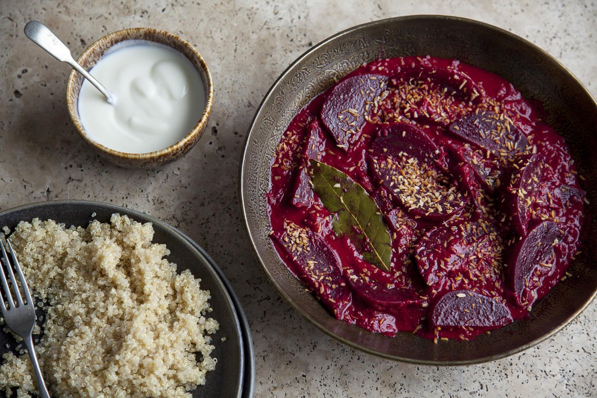 Riverford's Eleanor Fletcher runs veg cookery classes in York bit.ly/329f6rT