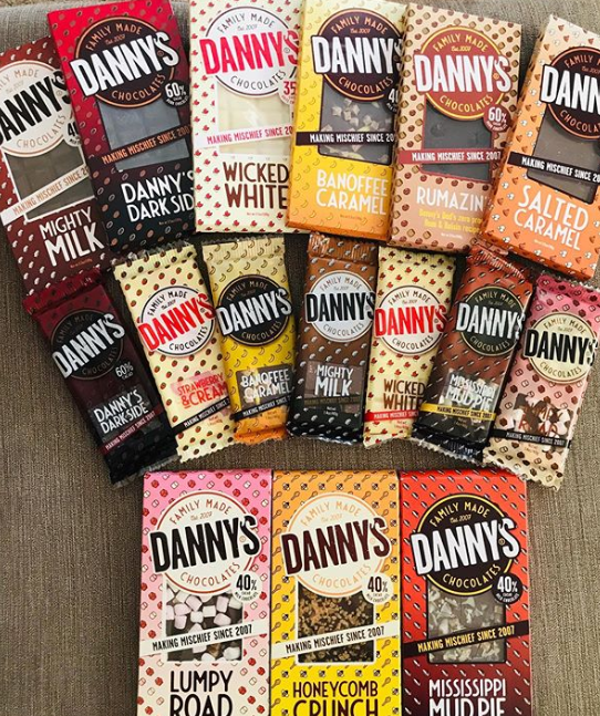 DannysChocolate's tweet photo. Check out the review of our bars on @newsfooduk 😍
#chocolate #funflavours #bigkids #family #mischiefmakers #milkchocolate #darkchocolate #whitechocolate #singleorigin #cacao #feedfeed #chocoholic #choc #lovefood #familybusiness #madeintheuk #snacktime https://t.co/STZagfyBvg