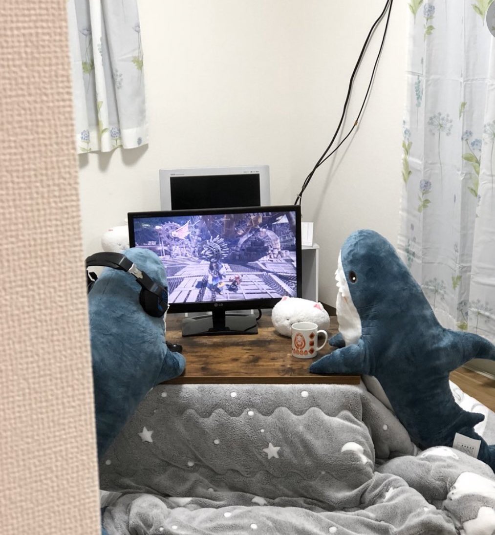 yeskiri's tweet photo. IKEAのサメちゃん検索したら知らない世界が広がってた https://t.co/p9jM66FSPE