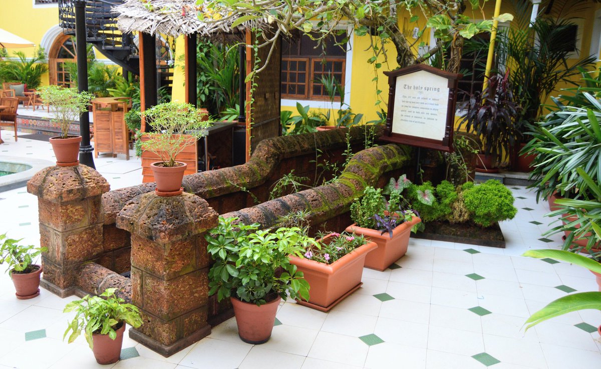 ForteKochi's tweet photo. #DidYouKnow? #ForteKochi is home to a 200 year old #mikveh, a natural holy spring that was once used as a ritual bath by #Jews

Don’t miss this spot, while you stay at #ForteKochi!

#Mikvah #MikvahKochi #Kochi #LuxuryHotel #israel #cochin #holyspring https://t.co/ccuh94p0LU