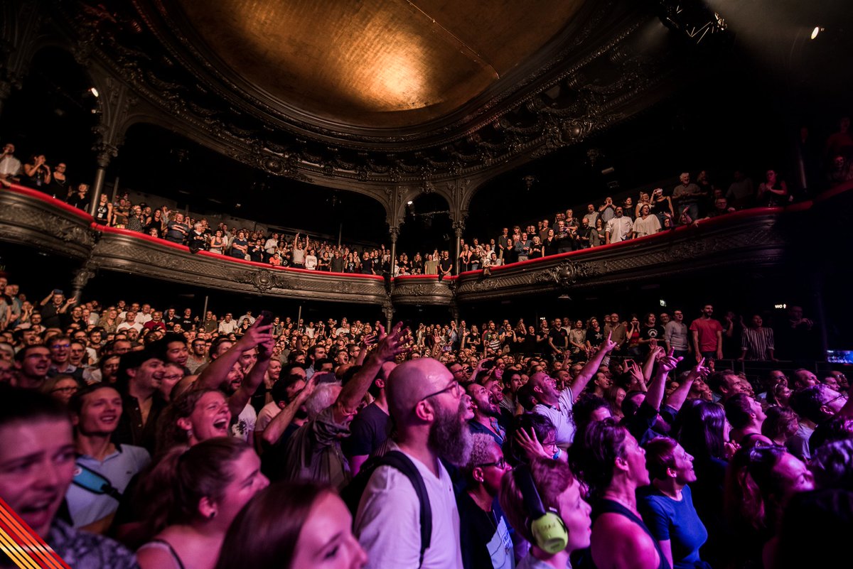 MERCI PARIS!!! MERCI @LaCigaleParis #Apollo #ElectroDeluxe #Live #Cigale #Paris photo by @StellaKowa YOU ARE ELECTRO DELUXE