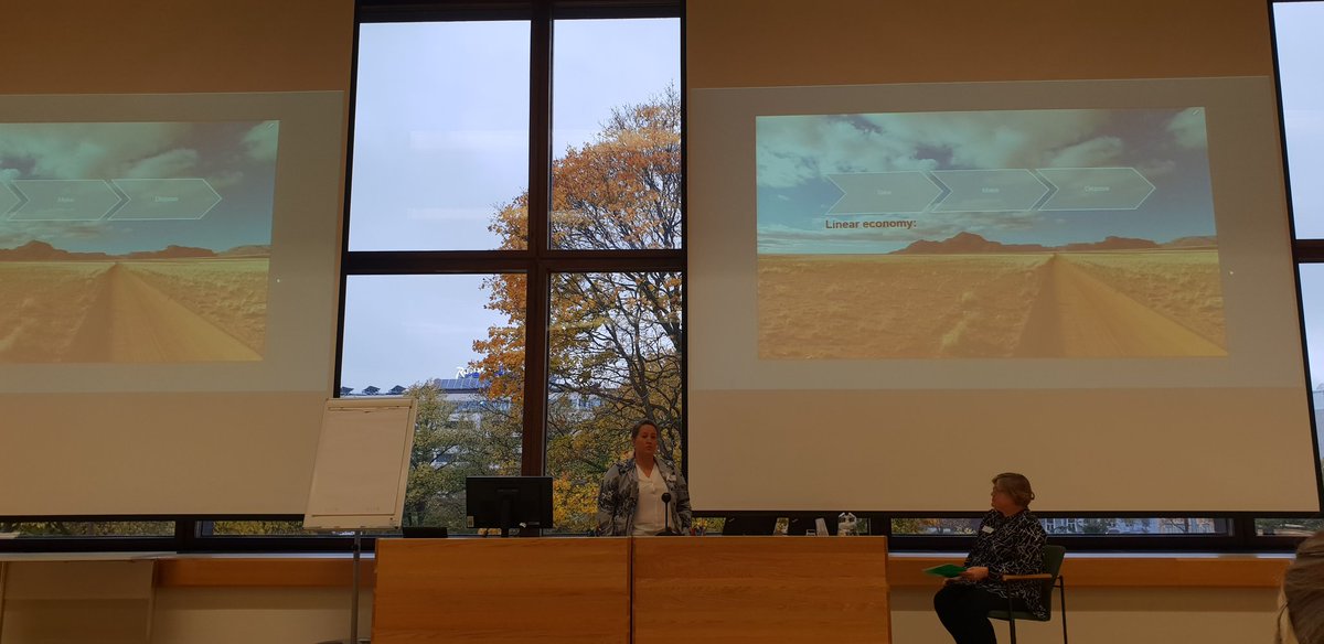 "Ihmiset eivät enää osta tavaroita tai palveluja vaan arvoja, joita ne edustavat." Näin toteaa @Norahaatainen joka kertoi <a href="/FiskarsGroup/">Fiskars Group</a>'n mielenkiintoisista #kiertotalous-kokeiluista ja liiketoiminnan mahdollisuuksista. <a href="/VarsinaisELY/">Varsinais-Suomen ELY</a>:n kiertotalous -tapahtumassa.