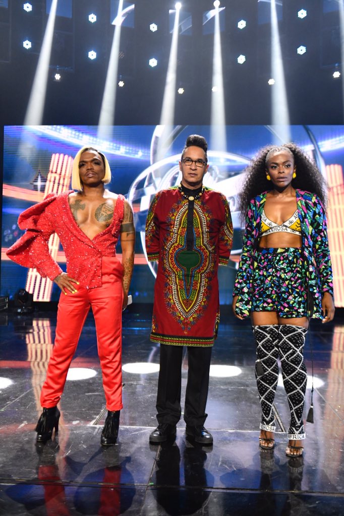 TvMzansi's tweet photo. Last night we bid farewell to MANGALISO who didn’t get enough votes

If there’s a better way to showcase your star power its on #ShowStopperNight

While we got mixed vibes from the judges on some performances it’s without doubt the evening belonged to VIGGY &amp; SNEZIEY !! #IdolsSA https://t.co/5U69I7iFvI