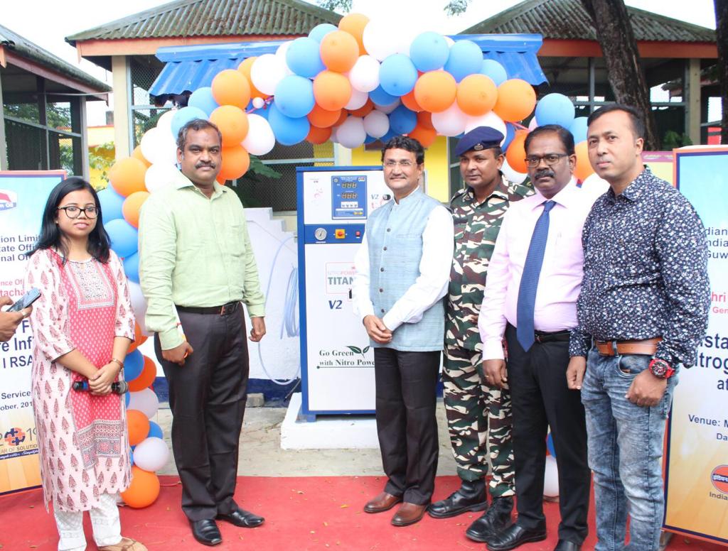IOCL_Assam's tweet photo. CGM IOAOD Shri Uttiya Bhattacharyya inaugurating the first nitrogen tyre inflator in Darrang District, Assam at M/s Rituraj Service Station, Mangaldoi.
Safety pledge was taken by all participants to make safety the first priority.
#ioclassam #CustomerService #SafetyFirst https://t.co/S5HafItU5M