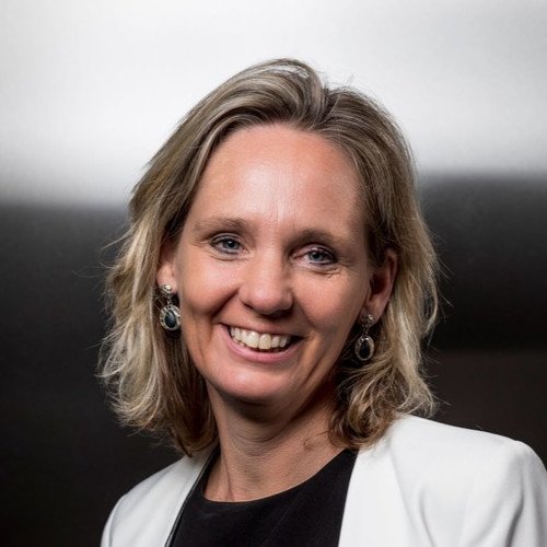 Annewieke van der Zee is HR Group Director bij #Damen, waar ze sinds 1 april 2019 in dienst is. We spraken haar over haar visie op het HR-vak. Luister hier alles over in de podcast! #HR #Podcast #HRTop100 <a href="/HRTop100/">HRTop100</a> <a href="/RvdbHR/">Rvdb HR</a> bit.ly/2oV1amx