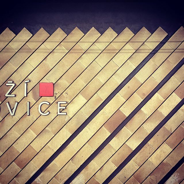 Medvidekpu's tweet image. #metrogram takhle po ránu. To ještě Holešovice byly dostupné. Praha 7 brzy bude odříznuta od světa.