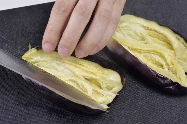 秋じゃなくても食べたくなる！？秋茄子がジューシーな「茄子のステーキ」の作り方！