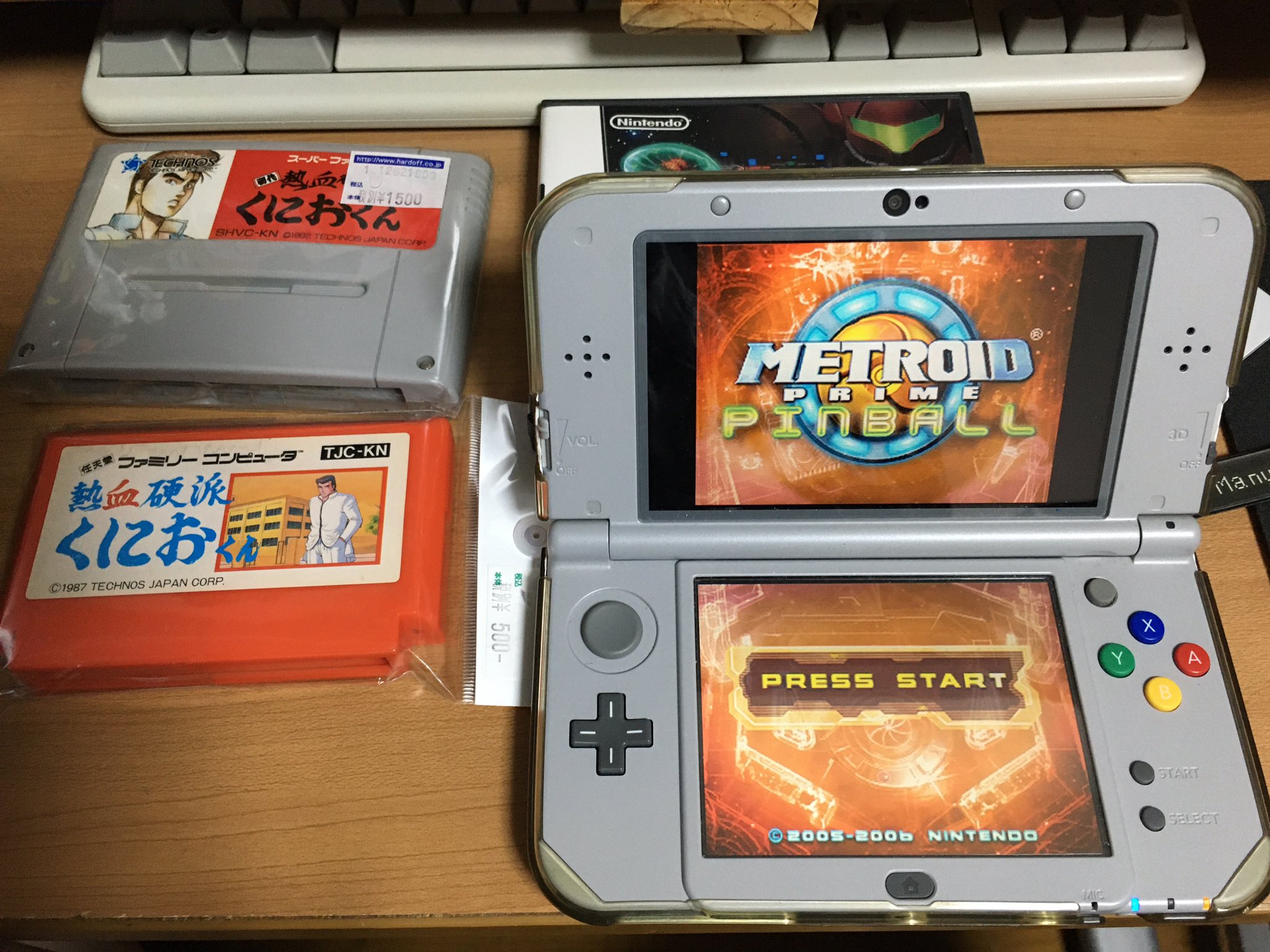 ﾜﾝﾆｬｰhashi 初代dsとds Liteでメトロイドプライム ピンボール Ds Liteの液晶が豪快に尿 T Co Cll0yjpxjf Twitter