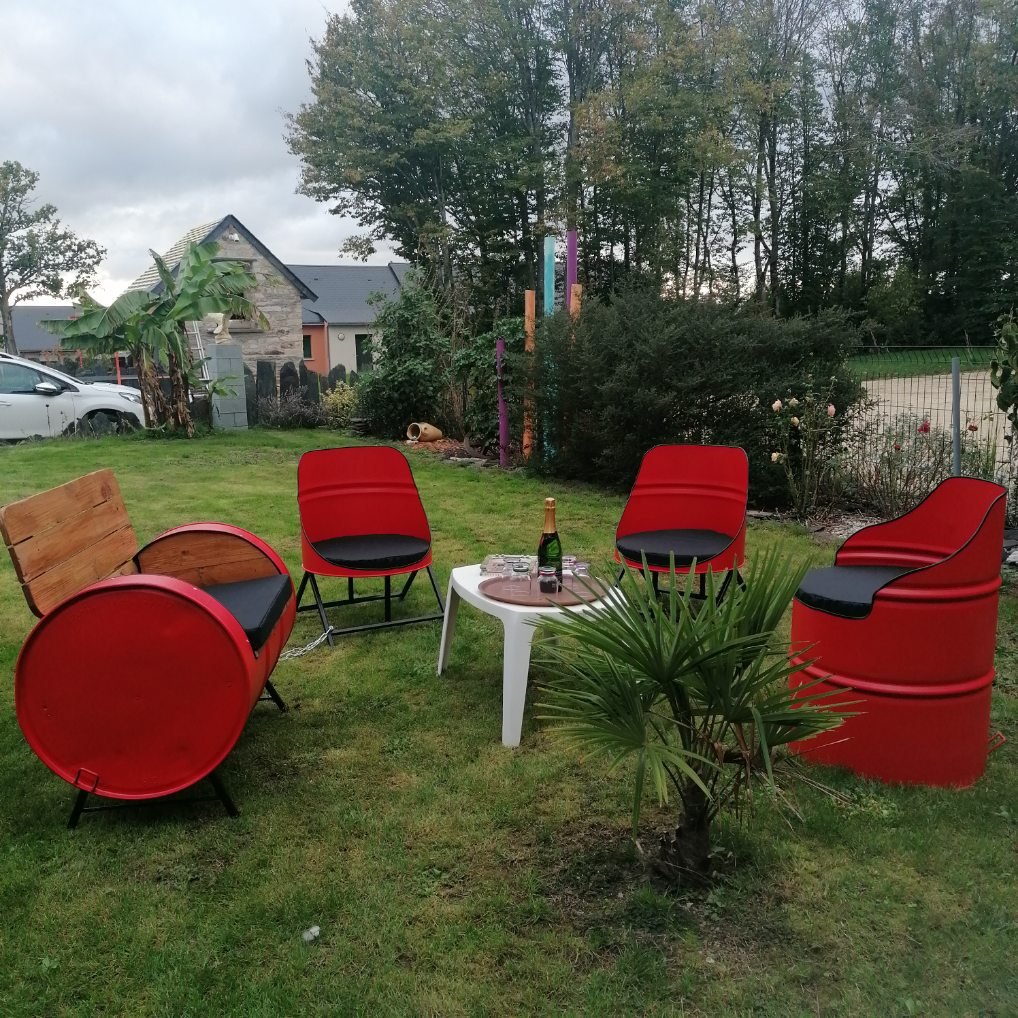 TEZEA2's tweet photo. Découvrez notre salon de jardin entièrement fait main par notre équipe Créa' Bidons

Si vous êtes intéressé par ce concept de mobilier, renseignements au 02.23.30.99.05 https://t.co/vGh3OgHiE3