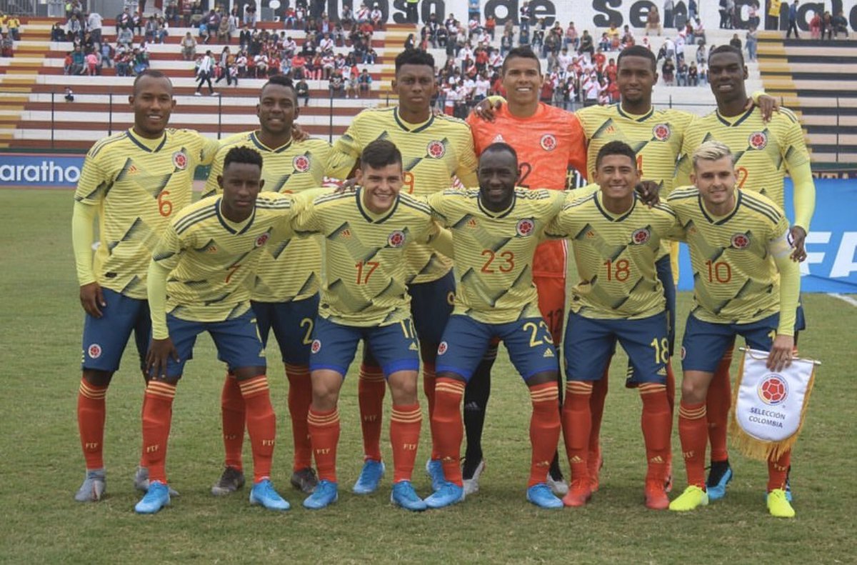 edwinherrera_10's tweet photo. 💛💙❤️!Tú eres mi fortaleza y mi refugio Dios gracias por las bendiciones y oportunidades que me brindas,toda la gloria es tuya padre.🇨🇴✌🏾👏🏾
@fcfseleccioncol #graciasDios https://t.co/OGDo7nZK51