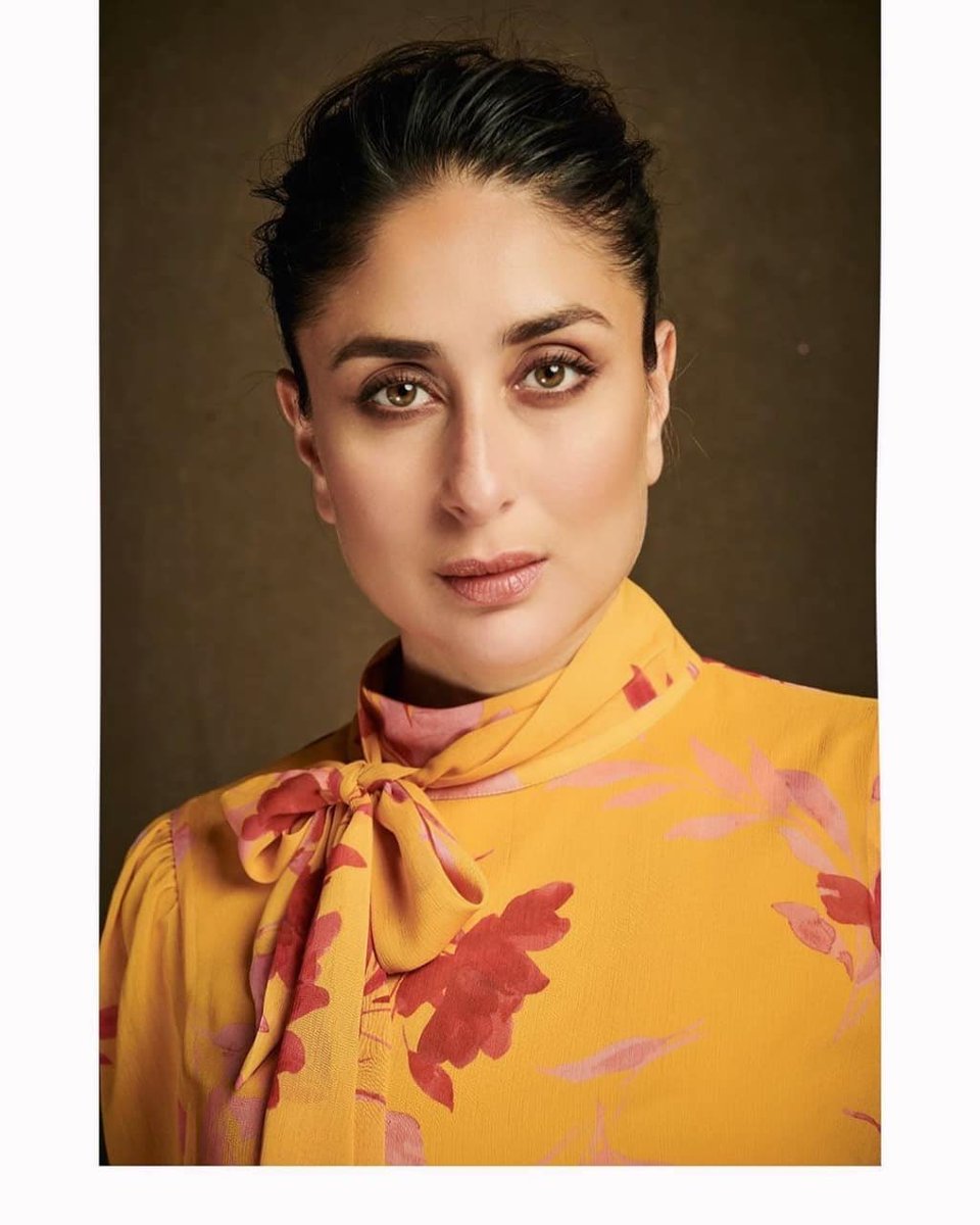 BollyKick's tweet photo. Ageless Beauty @KareenaMania
.
.
.
.
.
#flowerpower🌸 #kareenakapoorkhan #bollywoodactress #BollyKick #famouspout https://t.co/Esh7xUyzyi