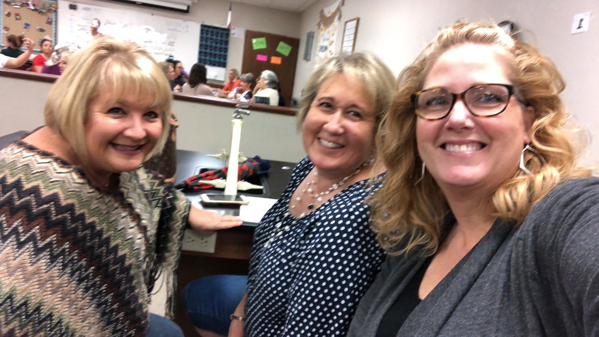 OlsenHasClass's tweet image. Excited to start our day at #lisdcic @Reed_Elem teachers rock!