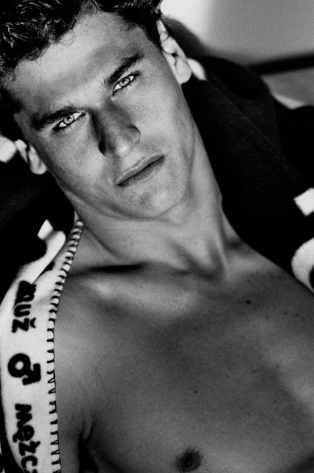 Guapazos's tweet image. Bienvenida @roccalderon 😉 #FernandoLlorente