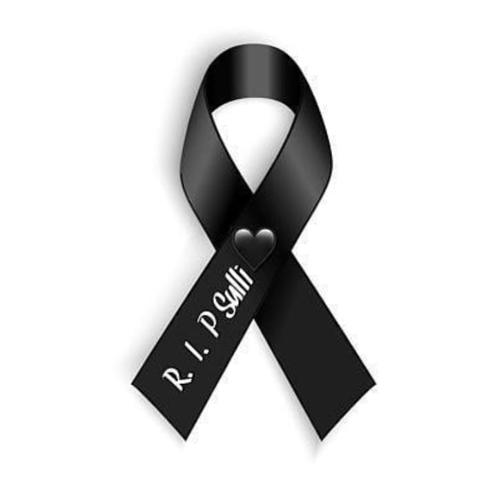 l_whitteple's tweet photo. #Sulli Rest In Peace:(
For all fans of any fandom, always take care of your idols.  Our idol is also human.  Make Sulli the last for us.  Never again.  Let's keep our idols together.  Don't make bad comments, not all idols have our mentality
#Goodbyesulli https://t.co/lqOa2AyRRa