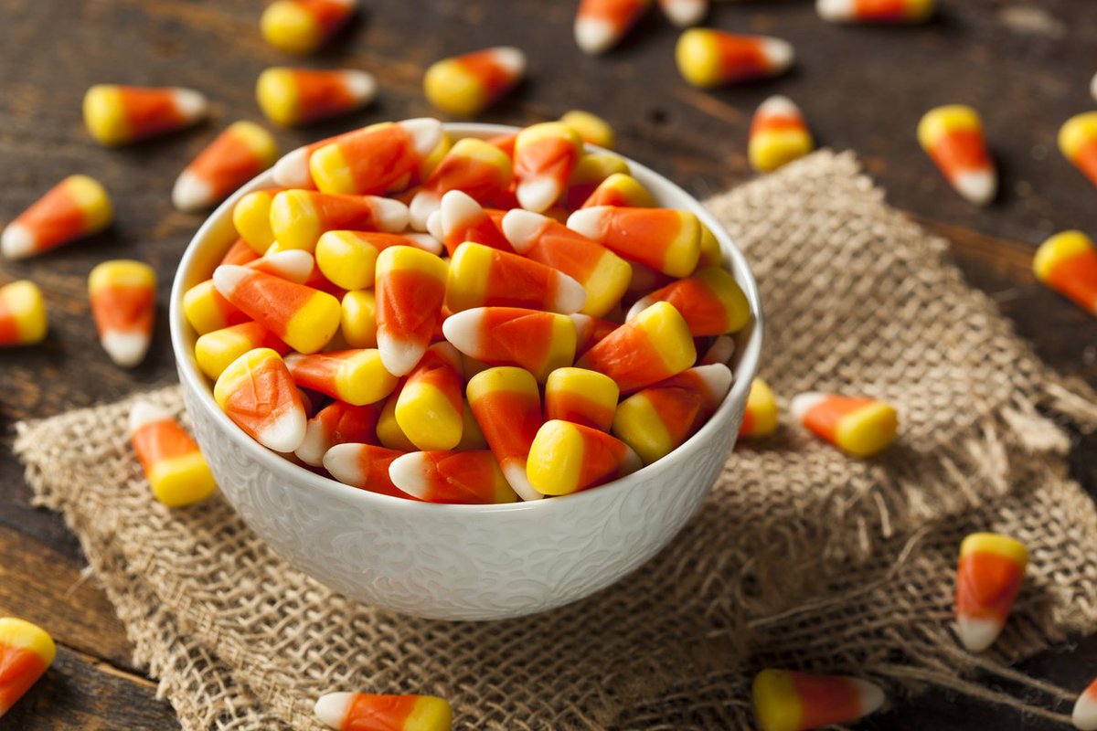 WildMagnoliaCre's tweet photo. When you see this bowl full of candy corn do you think "yum" or "yuck?"  #halloween #candycorn https://t.co/x3e3Gplg3K