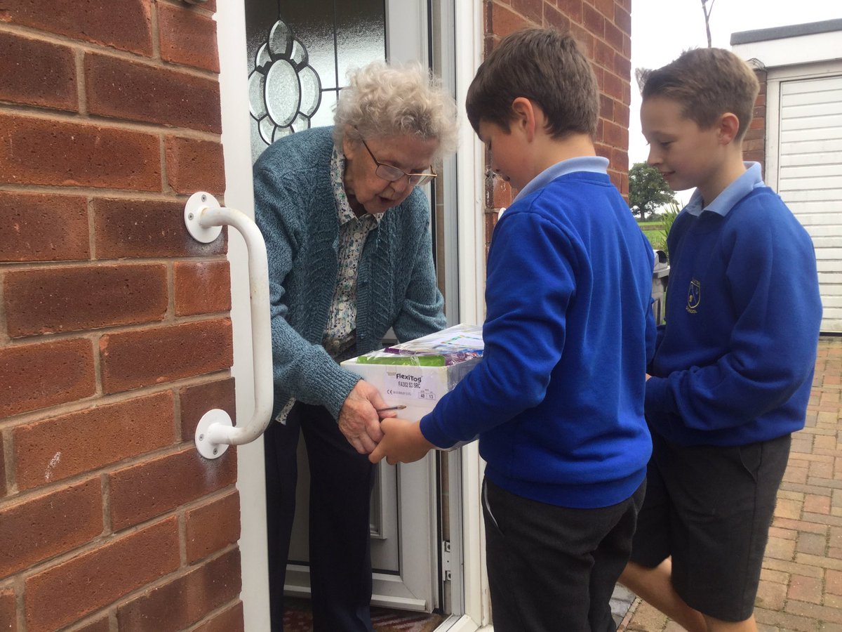 TilstonSch's tweet photo. Out in the community delivering our harvest gifts. #sharingiscaring #community #givingcheerfully https://t.co/P0I8YPsRhS