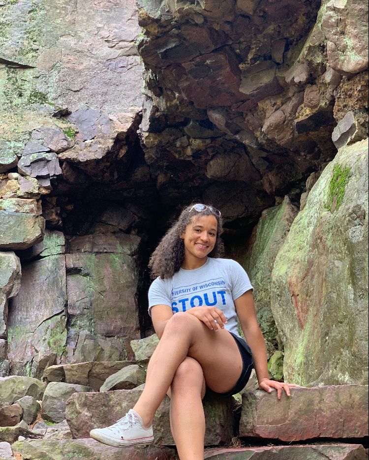 FallenPatriots's tweet photo. Michala Belter is the daughter of @usarmy Sergeant Bernard Tugume.
With help from #FallenPatriots, she is studying Special Education at University of Wisconsin-Stout. @uwstoutpics #CollegeForTheirChildren https://t.co/Ldq1e5kPet