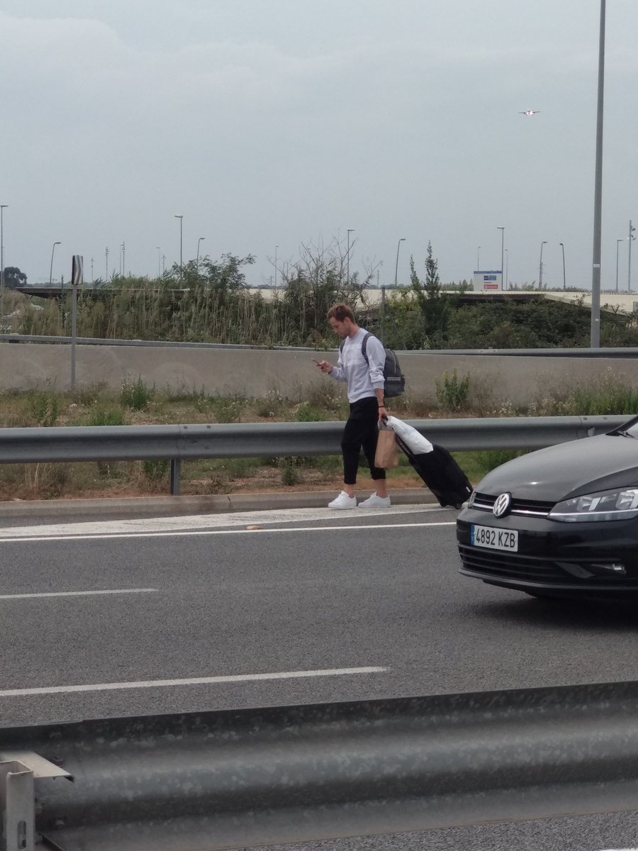 <a href="/ivanrakitic/">Ivan Rakitic</a> afectat pel #Tsunamidemocratic <a href="/esport3/">Esport3</a> <a href="/EsportsRAC1/">Esports RAC1</a> @Fotlipou <a href="/jordibaste/">Jordi Basté</a> <a href="/RTorquemada/">Ricard Torquemada</a>