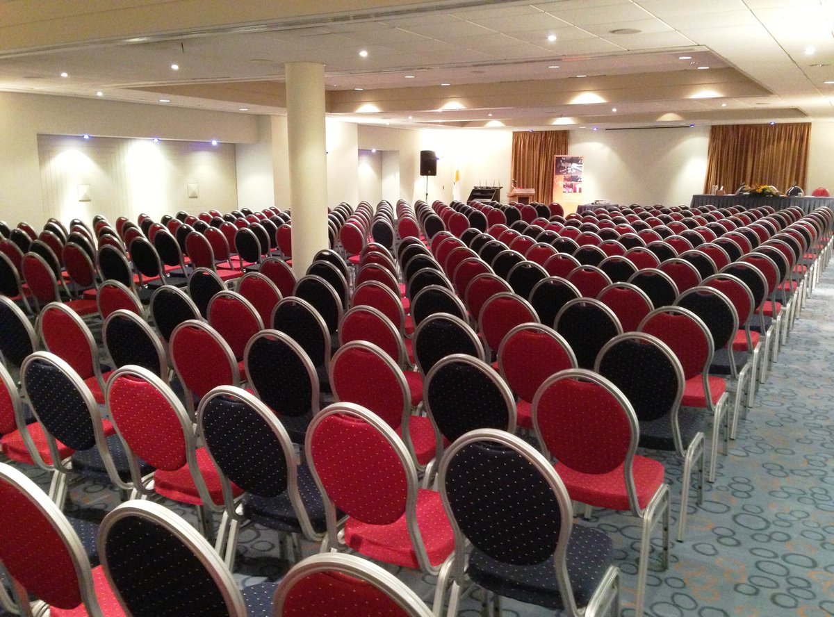 PlusSea's tweet photo. Start organizing your next #corporateevent at the #medbeachhotel. With three adaptable #conferencerooms and audiovisual equipment including LCD projectors and simultaneous translation facilities for up to 5 languages, your conference is designed to succeed. #conferencevenue https://t.co/7zxkIDxKPf