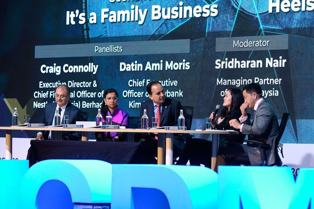 ICDMalaysia's tweet photo. How do we get the balance right between quotas and meritocracy in order to achieve that goal? An unorthodox interactive session to bring boardroom diversity to live – 
Boardroom Diversity Scenario 1: Heels in the Boardroom! &amp; It's a Family Business! Moderated by @Sri_PwC https://t.co/Ao8a2s5L1Q