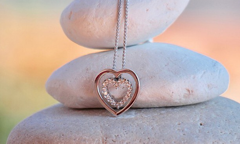 IJDDteam's tweet photo. 5 DAYS TO GO✨Join us this Saturday 19th to celebrate International Jewellery Designer Day.
.
Click here to find out what you’ve missed so far! https://t.co/u2tUqlCFe0 https://t.co/yhII2cxOeZ