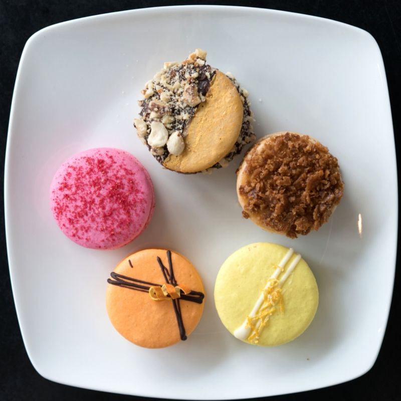 THowth's tweet image. Life is like macarons, it's always full of colour. Pair one of these with a cup of coffee for a real treat. ☕🤤