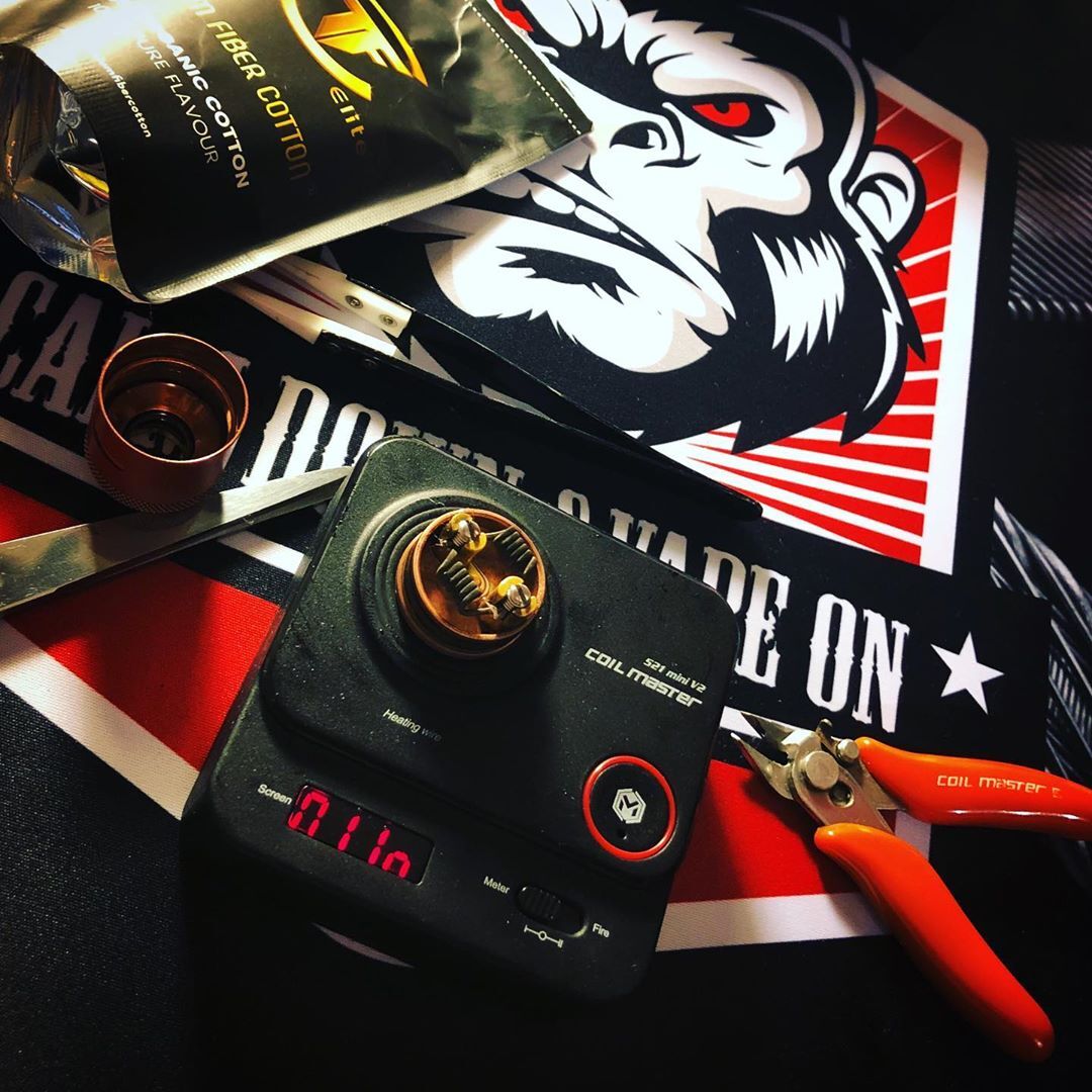 Build Monday.
The #521MiniTab by #CoilMaster.
📷: moozeysclouds
coil-master.net/product/coil-m… 
#coilbuild #vape #vaping #ecigs #vapelife #vapefun