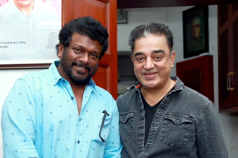 #Ulaganayagan @ikamalhaasan recently watched @rparthiepan's brave and whacky #OS7 #OththaSeruppu. Here's a picture taken right after the screening.