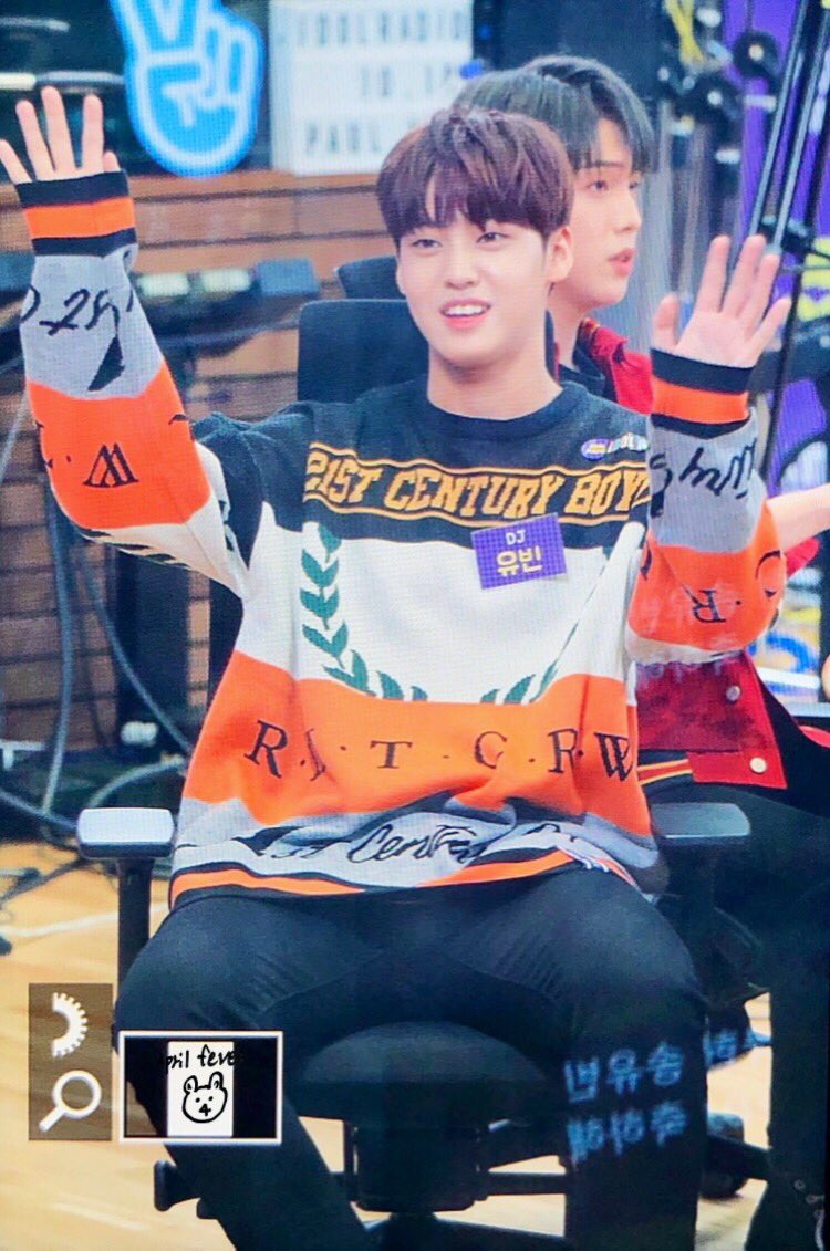 april__fever's tweet photo. 191014 아이돌라디오 프리뷰

#송유빈 #SOMGYUVIN #4월의_유빈 https://t.co/y4GpehBmBr