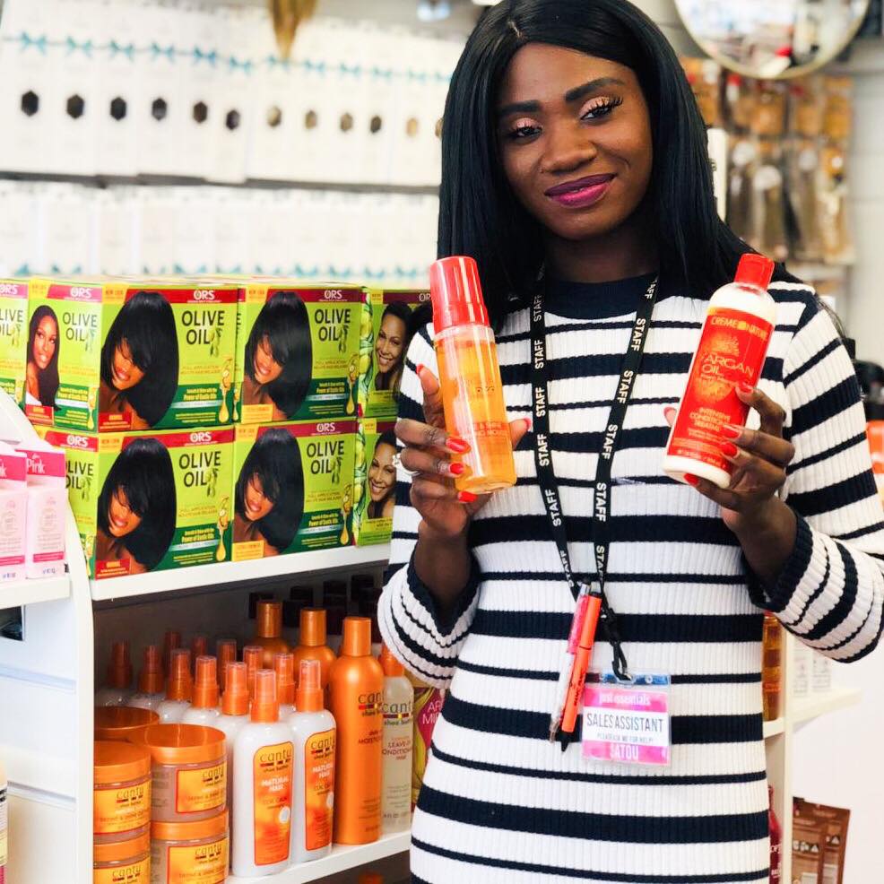 JustEssentials1's tweet image. 💁🏾‍♀️ We carry a fantastic selection of Afro Hair Care products in our stores at amazing prices 😍

Pop in store, you’ll be surprised at our range! 💕
.
.
.
#afrohaircare #afrohair #hairproducts #haircare #hairoil #hairrelaxer #oliveoil #hairtreatment #hair