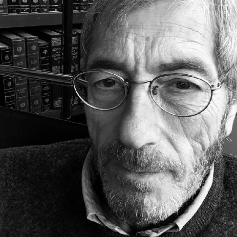 "Escribir aforismos es mi forma de pensar". 

Ramón Eder responde al Cuestionario Chamfort en El Aforista: cort.as/-SWRy