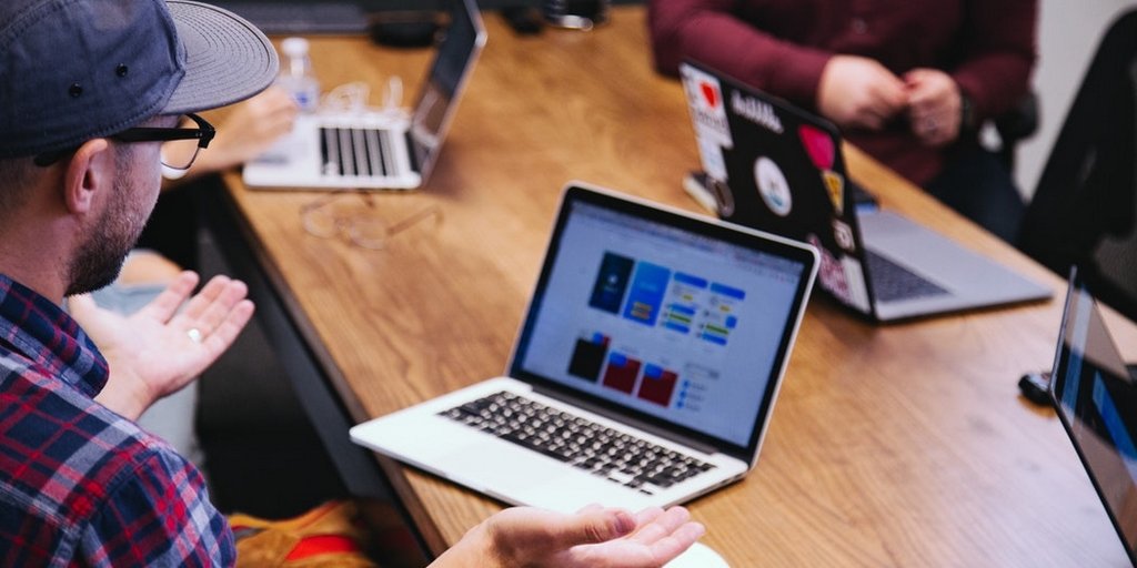 I nostri workshop di formazione sono tornati 📣🖌🎓
  🗓Agenda ottobre 
- Ottimizzare il proprio CV
- Promuovere un business su FB
- Creazione di supporti con PowerPoint
I workshop sono gratis per i soci! Per diventare socio anche tu, manda una mail a info@pontevia.net 😉