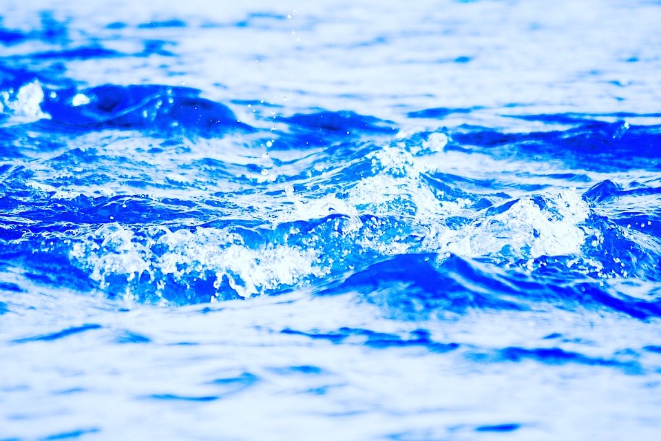 zeuriff's tweet photo. #wave #water #sea #lake #beach #waters #wavestructure https://t.co/A0VjWWn5UY