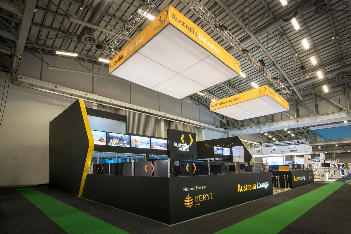 Four quarters design Studio tweet media