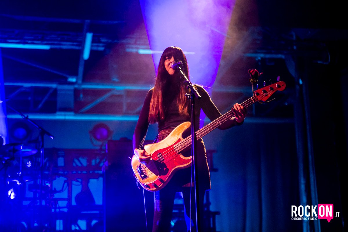 rockonitalia's tweet photo. I PIXIES che movono il sole e l’altre stelle: le foto, il reportage e la scaletta del concerto di Torino (con i Blood Red Shoes) #pixies https://t.co/G5BJ6FqsaV https://t.co/ogh59O2SYq
