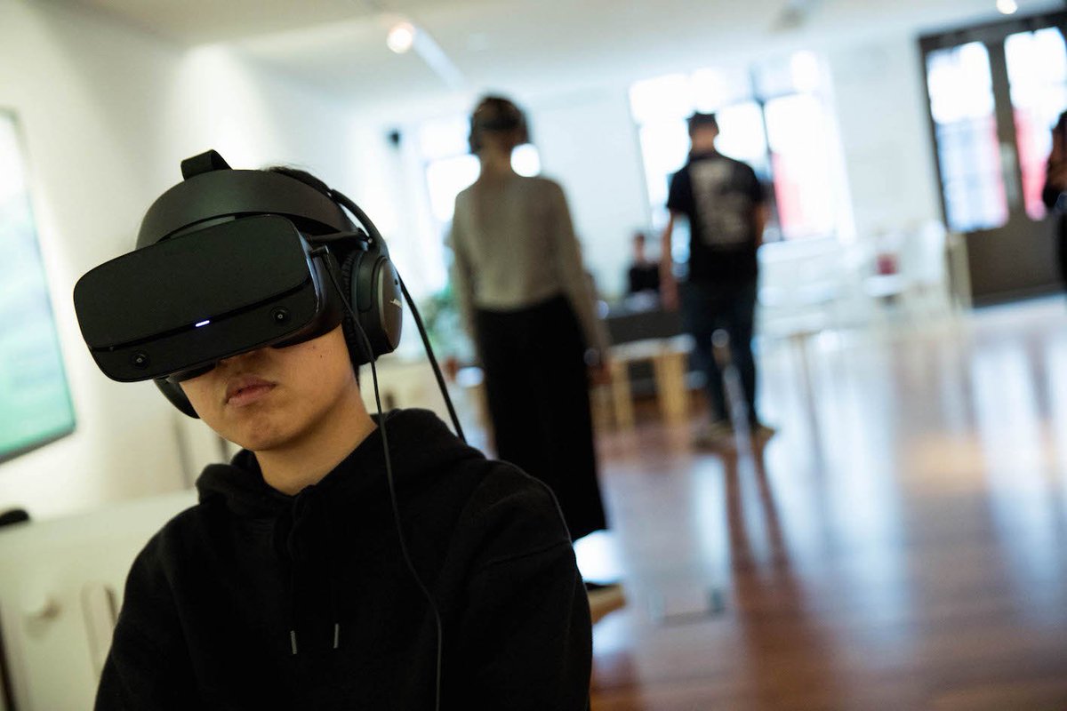 Our exhibition of works from Alternate Realities 2019 continues this week! Book your free place to see the extraordinary VR documentary Common Ground by Darren Emerson (<a href="/darrenemerson77/">Darren Emerson</a>) as part of @DigitalBrighton.✨

bit.ly/SignUpCommonGr…