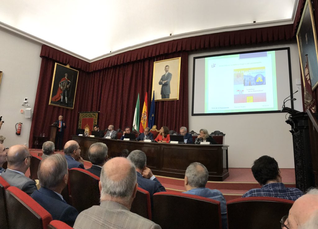 promanito's tweet photo. Solemne Acto de Apertura del Curso Académico 2019/20 del Aula de la Experiencia @Aulaexp_Sevilla de la @unisevilla @Ayto_Sevilla @JuanEspadasSVQ @IgualdadAND @AndaluciaJunta Lección Inaugural: Dr. D. Ramón Piedra Sánchez @algebraUS https://t.co/X5mlAxgRMO
