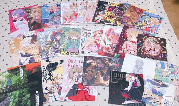 紅楼夢で買ったり頂いたりした戦利品!!!(4枚目はエッチなやつです)

あとは通販で委託してる分が届くのを待つのみ… 