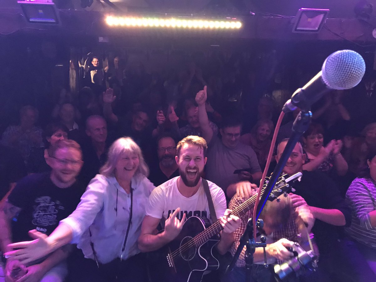 Huge thanks to everyone who came to see us play at the Cross Keys in Thame on Friday night. Shoutout to the <a href="/FTMClub/">First Thursday Music</a> for having us 🤙🏼