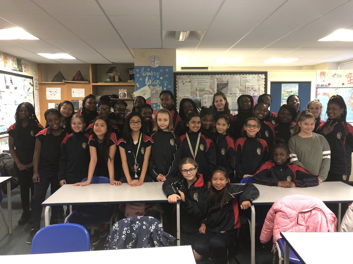 Geog_StAnnes's tweet photo. 7T having lots of fun on retreat #retreat #workingtogether #catholicschool #gettingtoknowoneanother https://t.co/SDm3OLnsVX