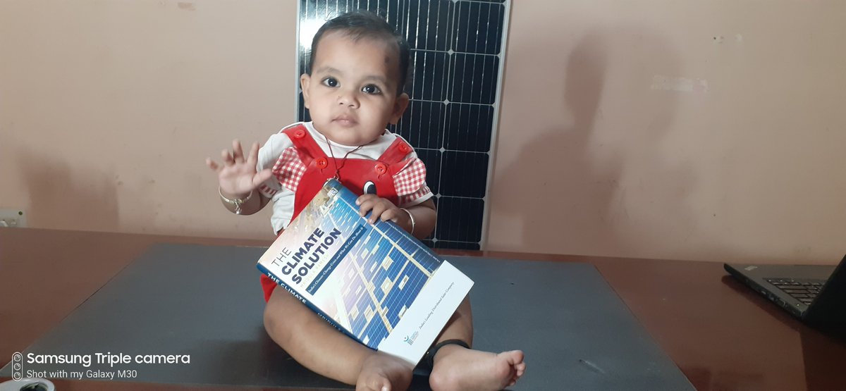 loomsolar's tweet photo. Myra Anand from Loom Solar receives her gift from #FourthPartnerEnergy - India's Leading Distributed Solar Company. "Climate change is not a perception, It is a REALITY." https://t.co/6dtUbd32jn