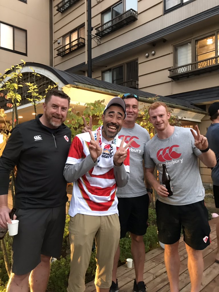 なすび 更に昨日の夕方 釜石市内で泥かきのボランティア活動をして下さったラグビーw杯のカナダ代表の選手の皆様が 宝来館に立ち寄って下さり 暫しの間 交流を持たせて頂く事が出来ました O Rwc19 Rwc釜石 Rwcカナダ代表 T Co