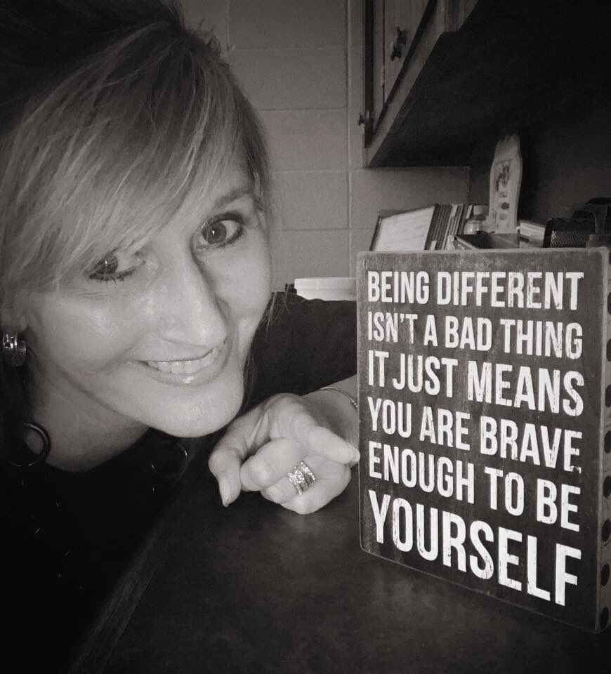 bethhill2829's tweet image. Be brave enough to be yourself! Start the week out knowing that thinking differently is a good thing. Our world needs different. ❤️ @smgaillard #JoyfulLeaders #CelebrateMonday #TrendThePositive #EduAR