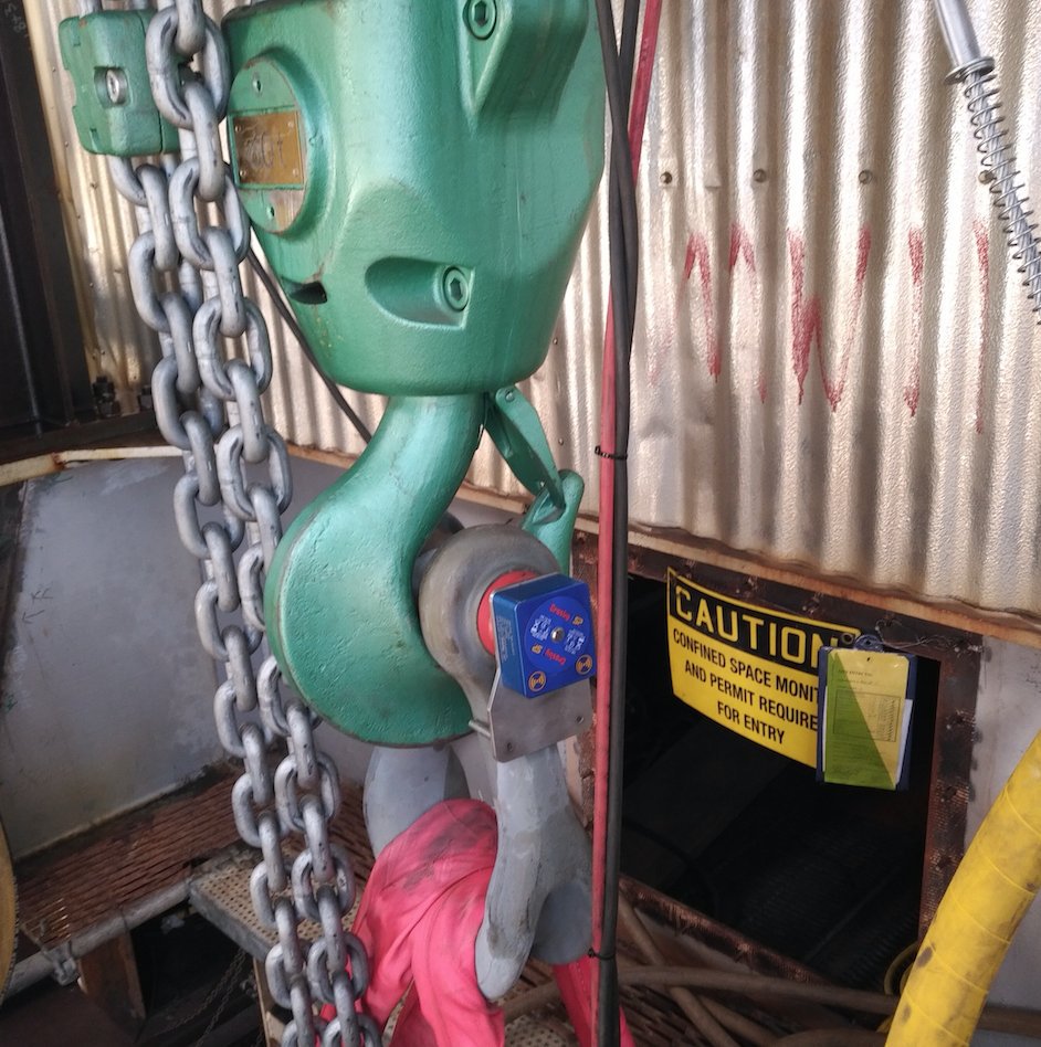 TheWRExchange's tweet photo. SP Load Shackles and Air Hoists for Exchanger Installations at Refinery
https://t.co/uyiGIao0op #loadshackles #airhoists #heavylifting @loadcell @JdNeuhaus @equipmentcorps https://t.co/J6ANghUHbM