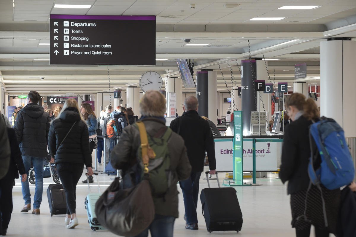 EDI_Airport's tweet photo. We're making small changes to our check-in hall as part of the wider project to replace our baggage system. Some airline check-in desks will move from their normal spots so please follow the signs in the terminal and give yourself extra time to get sorted. https://t.co/lCUGiulb3u