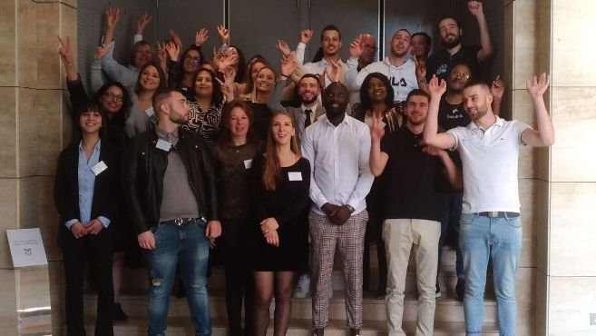 Udel_Medef45's tweet photo. #Pharcos est un programme de formation construit et élaboré par les entreprises de l'industrie pharmaceutique et cosmétique du #Loiret. Vendredi, 30 stagiaires ont reçu leur sésame vers l'emploi! https://t.co/fwB2Vi4AwW #CCILoiret https://t.co/vybYOWRqAD